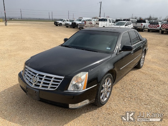 (Marion, TX) 2006 Cadillac DTS 4-Door Sedan Runs & Moves) (Jump To Start, Missing Radio
