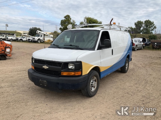 (Shakopee, MN) 2014 Chevrolet Express G2500 Cargo Van Runs & Moves) (Windshield Deficiencies