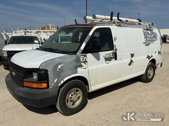 (Waxahachie, TX) 2007 Chevrolet Express 2500 Cargo Van Runs & Moves) (Exterior Defects-See Pictures)