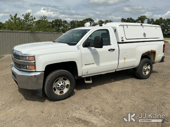 (South Beloit, IL) 2015 Chevrolet Silverado 2500HD 4x4 Pickup Truck Runs & Moves) (Corrosion