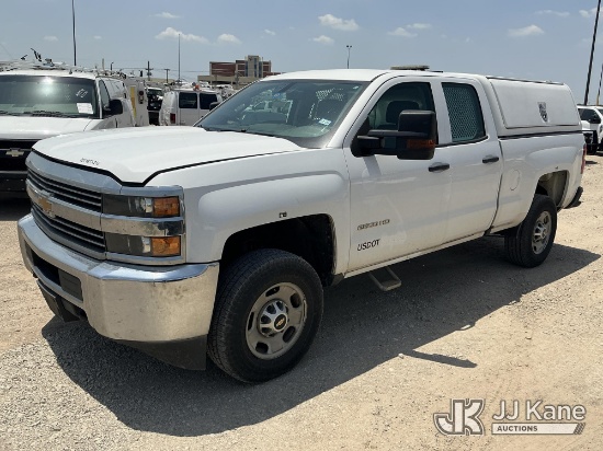 (Waxahachie, TX) 2018 Chevrolet Silverado 2500HD Extended-Cab Pickup Truck Runs & Moves) (Interior D