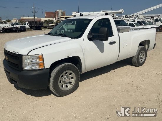 (Waxahachie, TX) 2013 Chevrolet Silverado 1500 Runs & Moves) (Interior Defects-See Pictures