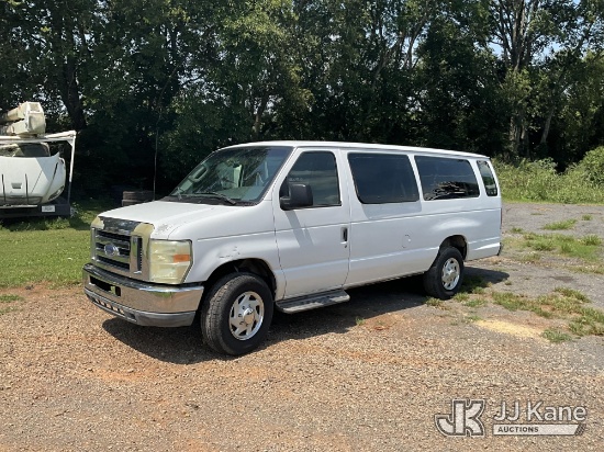 (Kodak, TN) 2008 Ford E350 Passenger Van Runs & Moves) (Exterior Defects-No Battery