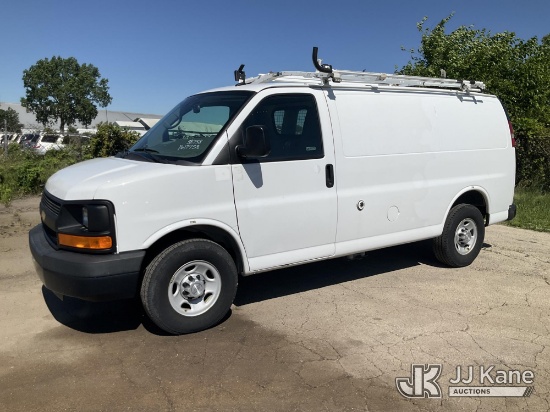 (South Beloit, IL) 2015 Chevrolet Express 2500 Cargo FFV Cargo Van Runs & Moves