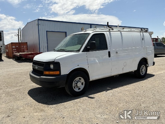 (El Paso, TX) 2015 Chevrolet Express G2500 Cargo Van Runs & Moves) (Exterior Defects-See Pictures