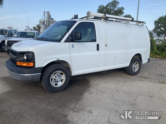 (South Beloit, IL) 2014 Chevrolet Express G2500 Cargo Van Runs & Moves) (Corrosion