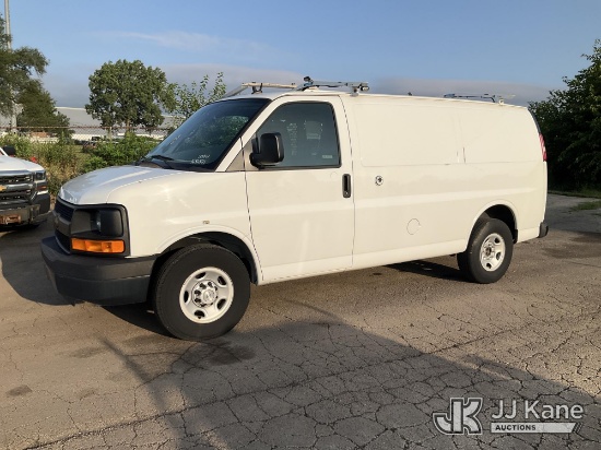 (South Beloit, IL) 2015 Chevrolet Express G2500 Cargo Van Runs & Moves) (Dash Warning Indicator On
