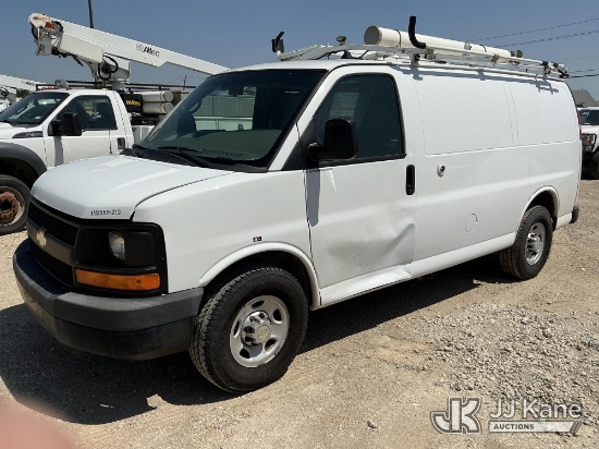 (Waxahachie, TX) 2013 Chevrolet Express Cargo Van Runs & Moves) (Interior Defects