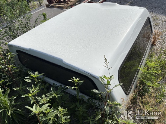 (Hawk Point, MO) 6 ft. Ranch Truck Bed Topper (Used) NOTE: This unit is being sold AS IS/WHERE IS vi