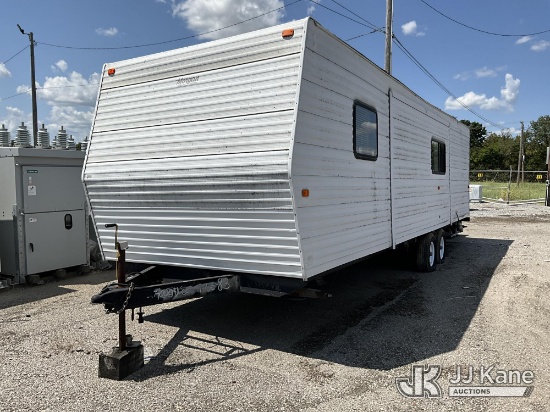 (Pryor, OK) 2005 Fleetwood Fema T/A Camper Trailer, 8 ft x 33 ft Seller States: Water Damage, Roof D