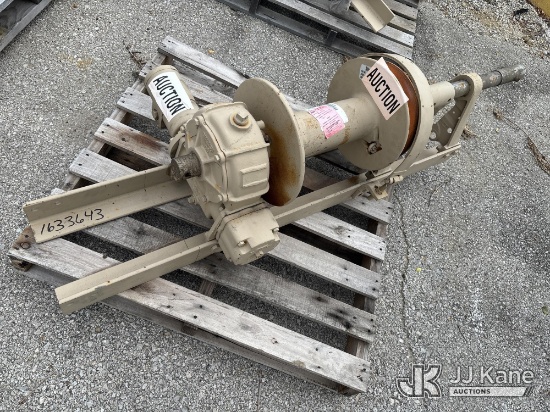 (Kansas City, MO) Hydraulic Winch (Seller States: Winch Is Seized Up) NOTE: This unit is being sold