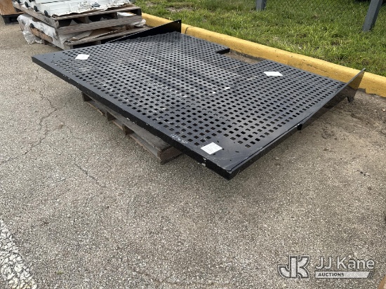 (Kansas City, MO) Cab Guard NOTE: This unit is being sold AS IS/WHERE IS via Timed Auction and is lo