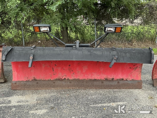(South Beloit, IL) 7ft 6 in Western Uni-Mount Snow Plow NOTE: This unit is being sold AS IS/WHERE IS