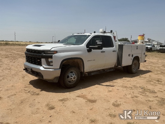 (Stanton, TX) 2020 Chevrolet Silverado 3500HD 4x4 Extended-Cab Service Truck Runs & Moves) (Interior