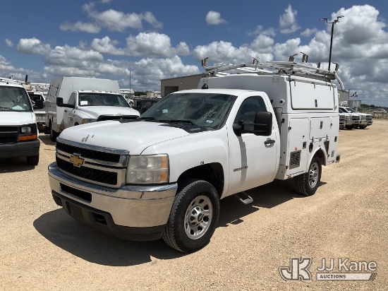 (Marion, TX) 2013 Chevrolet Silverado 2500HD Enclosed Service Truck Runs & Moves) (Dash Warning Indi