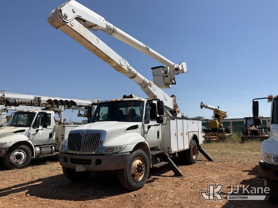 (Joplin, MO) Altec AA755L, Material Handling Bucket Truck rear mounted on 2006 International 4300 Ut
