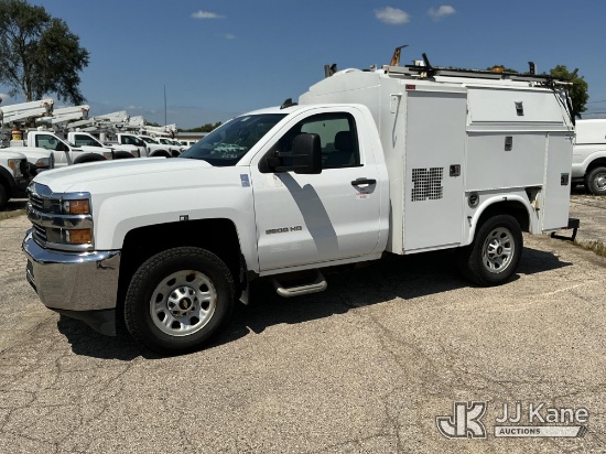 (South Beloit, IL) 2015 Chevrolet Silverado 3500HD Enclosed Service Truck Runs & Moves) (Generator C