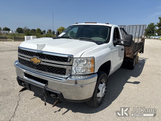 (Kansas City, MO) 2013 Chevrolet Silverado 3500HD Flatbed/Service Truck Runs & Moves) (Dash Warning