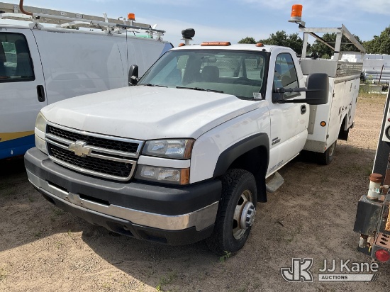 (Shakopee, MN) 2006 Chevrolet Silverado 3500 Service Truck Not Running, Condition Unknown) (Dash War