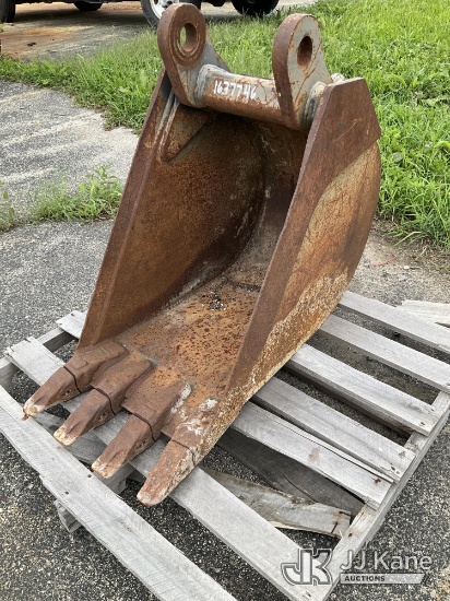 (South Beloit, IL) Case Bucket-off Case 590 (18in) NOTE: This unit is being sold AS IS/WHERE IS via