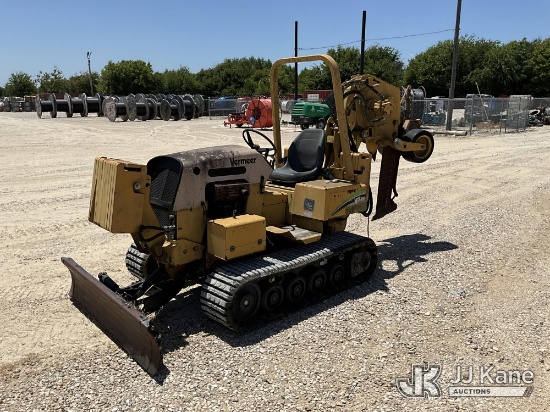 (Hutto, TX) Vermeer RT450 Crawler Tractor/Vibratory Cable Plow Runs, Moves & Operates