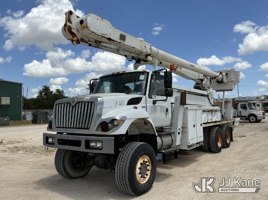 (Olmito, TX) Altec AM900-E100, Over-Center Double Elevator Bucket Truck rear mounted on 2013 Interna