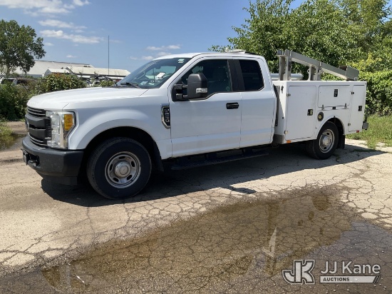 (South Beloit, IL) 2017 Ford F250 Extended-Cab Service Truck Runs & Moves) (Engine Performance Conce