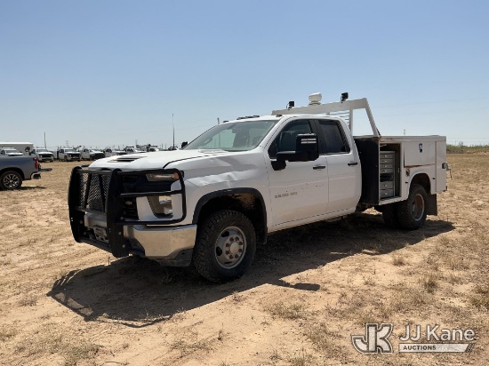 (Stanton, TX) 2020 Chevrolet Silverado 3500HD Extended-Cab Service Truck Runs & Moves) (Dash Warning