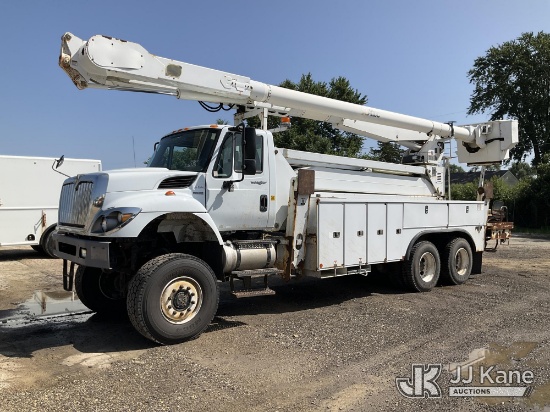 (South Beloit, IL) Altec AM900-E100, Elevator Bucket Truck rear mounted on 2012 International 7400 T