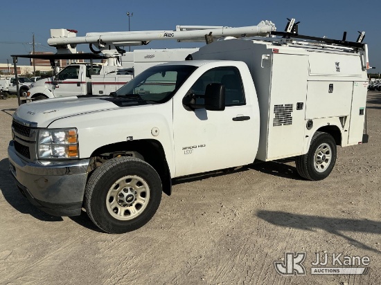 (Waxahachie, TX) 2013 Chevrolet Silverado 3500HD Enclosed Service Truck Runs & Moves) (Interior Defe
