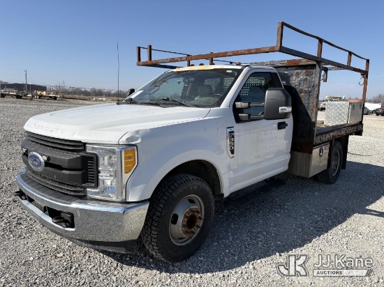 (Hawk Point, MO) 2017 Ford F-350 SD Flatbed Truck Runs & Moves