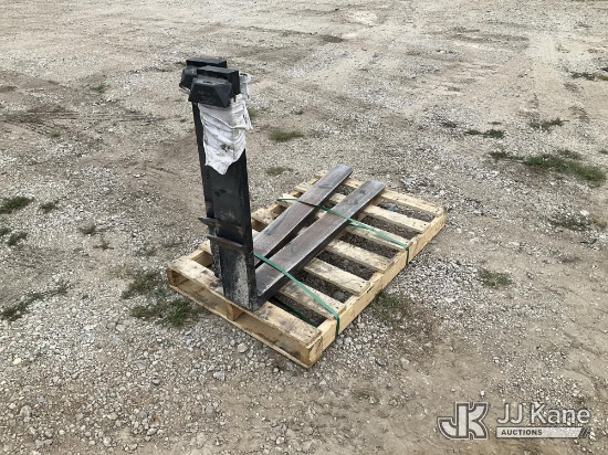 (Des Moines, IA) Forklift Forks w/ Carriage Assembly - Includes (2) 4ft steel forks and carriage/bac