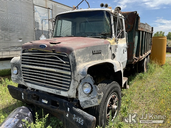 (Oklahoma City, OK) 1993 Ford LNT8000F T/A Dump Truck Not Running, Condition Unknown) (Exterior & In