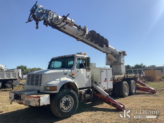 (Joplin, MO) Altec D4060-TR, Digger Derrick rear mounted on 1998 International 4900 Flatbed/Utility