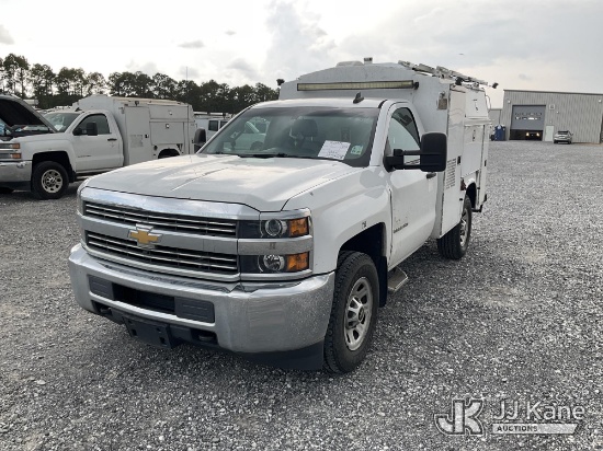 (Hammond, LA) 2015 Chevrolet Silverado 3500HD Enclosed Service Truck Runs & Moves) (Dash Warning Ind