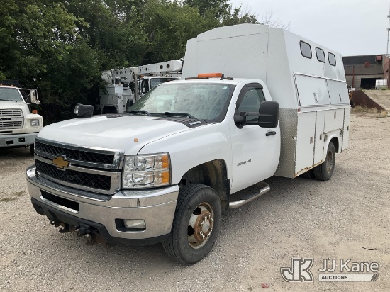 (Des Moines, IA) 2012 Chevrolet Silverado 3500HD Enclosed Service Truck Runs & Moves) (Dash Warning