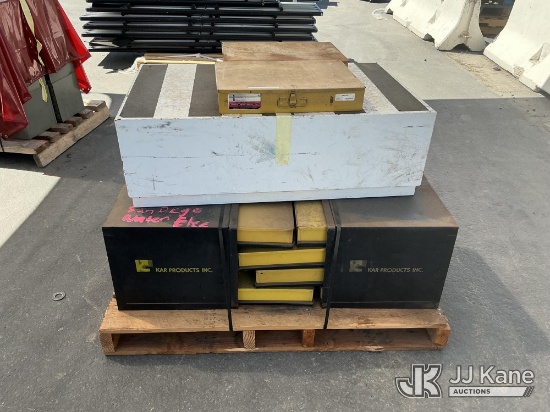 (Jurupa Valley, CA) (1 Pallet) Storage Cabinets (Used) NOTE: This unit is being sold AS IS/WHERE IS