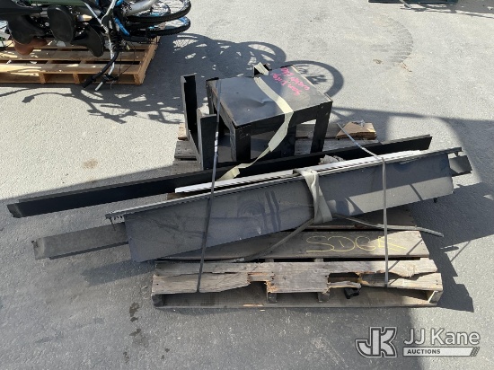 (Jurupa Valley, CA) (1 Pallet) Metal Parts (Used) NOTE: This unit is being sold AS IS/WHERE IS via T