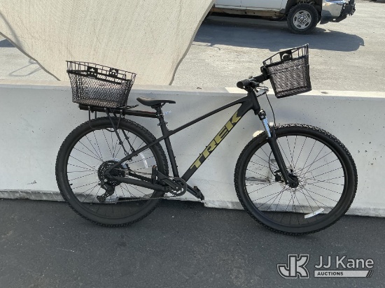 (Jurupa Valley, CA) Trek Bike (Used) NOTE: This unit is being sold AS IS/WHERE IS via Timed Auction
