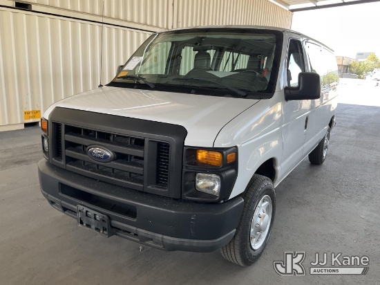 (Jurupa Valley, CA) 2010 Ford Econoline Passenger Van Runs & Moves