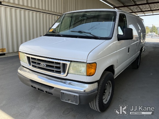 (Jurupa Valley, CA) 2004 Ford Econoline E-350 Cargo Van Runs & Moves