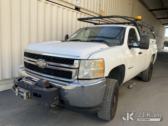 (Jurupa Valley, CA) 2011 Chevrolet Silverado 2500HD Pickup Truck Runs & Moves