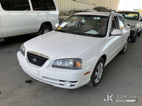 (Jurupa Valley, CA) 2004 Hyundai Elantra 4-Door Sedan Runs & Moves