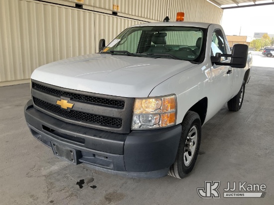 (Jurupa Valley, CA) 2012 Chevrolet Silverado 1500 Pickup Truck Runs & Moves