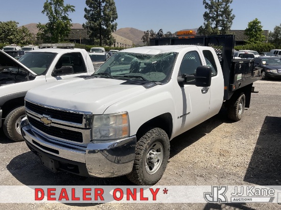 (Jurupa Valley, CA) 2007 Chevrolet Silverado 3500HD Utility Truck Not Running, Crushed Roof