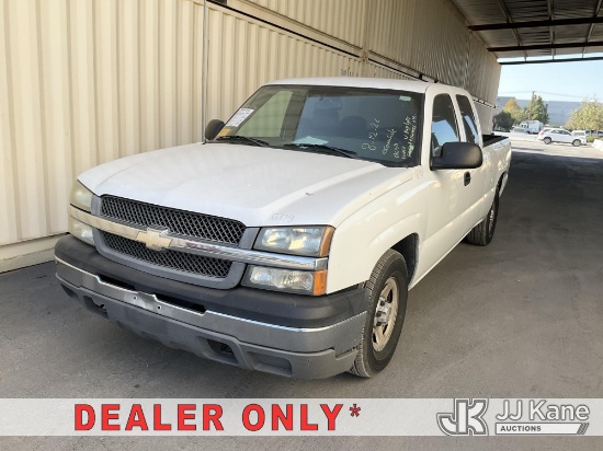 (Jurupa Valley, CA) 2004 Chevrolet Silverado 1500 Extended-Cab Pickup Truck Runs & Moves) (Dash Warn
