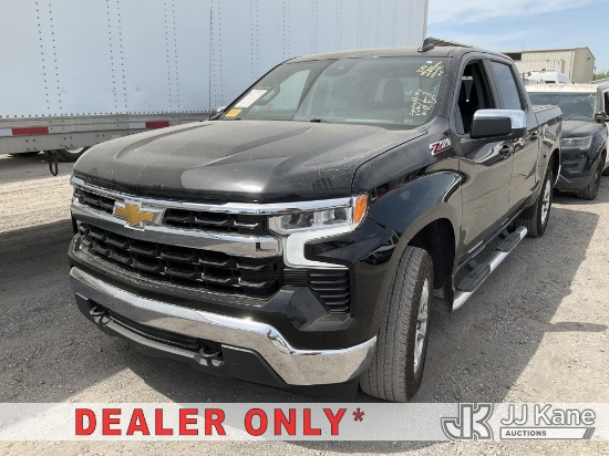 (Jurupa Valley, CA) 2023 Chevrolet Silverado 1500 Crew-Cab Pickup Truck Runs & Moves) (Cylinder #5 L