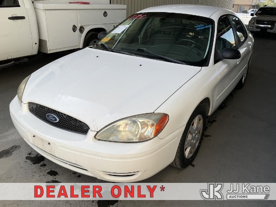(Jurupa Valley, CA) 2006 Ford Taurus 4-Door Sedan Runs & Moves) (Engine Performance Concerns-Chargin