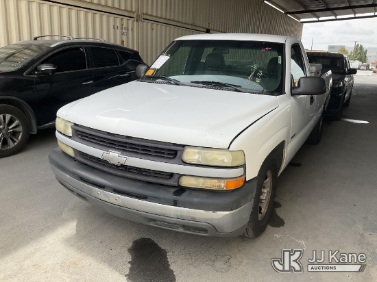(Jurupa Valley, CA) 2002 Chevrolet Silverado 1500 Pickup Truck Runs & Moves