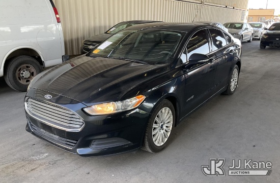(Jurupa Valley, CA) 2014 Ford Fusion Hybrid 4-Door Sedan Runs & Moves) (Manufacturer Recall Number 2